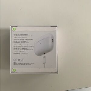 Apple AirPods Pro (2nd Gen) MagSafe Charging Case - White